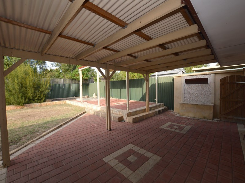 56 Lyrebird Way, Thornlie WA 6108