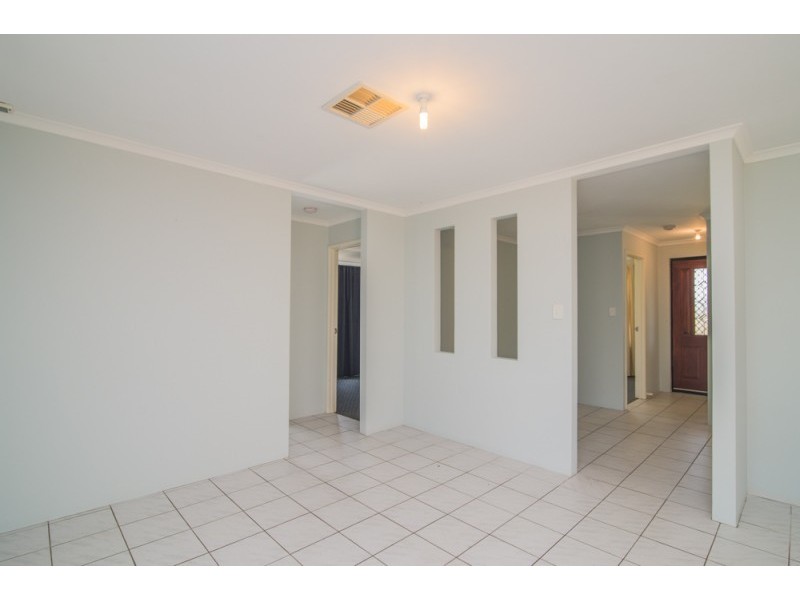 71 Chiltern Avenue, Brookdale WA 6112