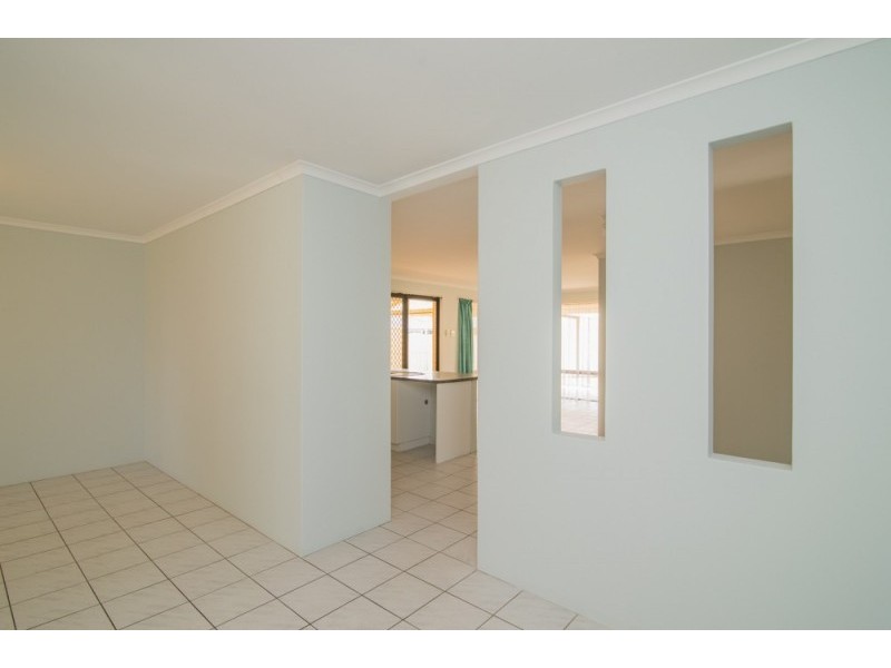 71 Chiltern Avenue, Brookdale WA 6112