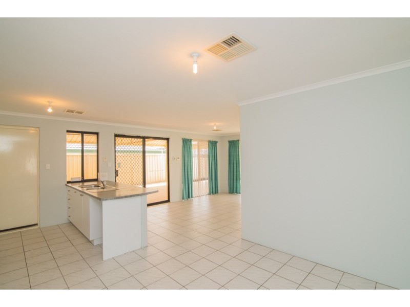 71 Chiltern Avenue, Brookdale WA 6112