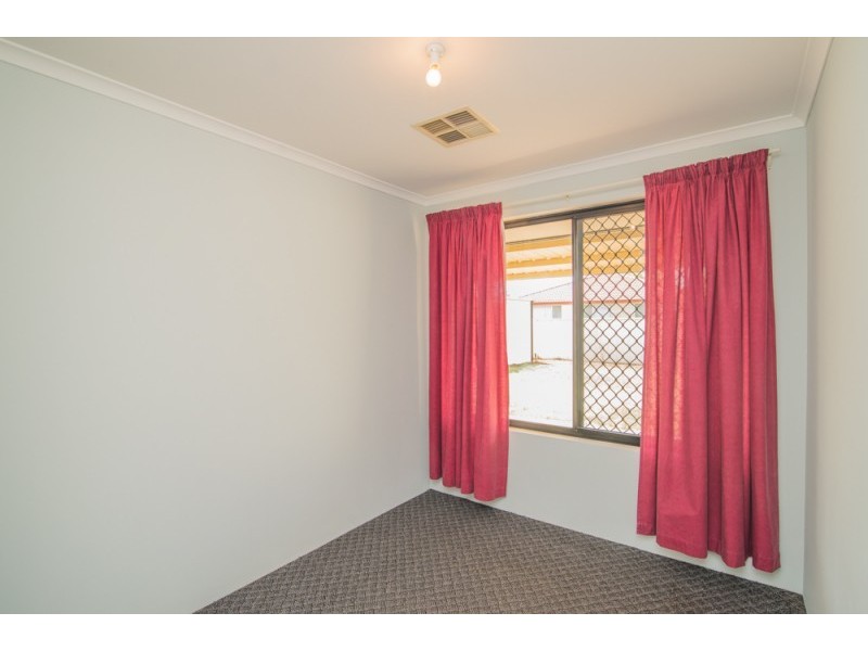 71 Chiltern Avenue, Brookdale WA 6112