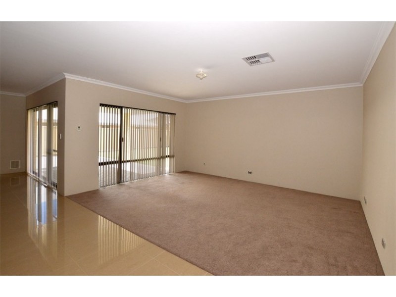 11 Cunningham Street, Canning Vale WA 6155