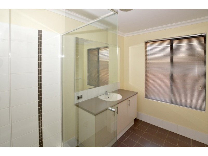 11 Cunningham Street, Canning Vale WA 6155