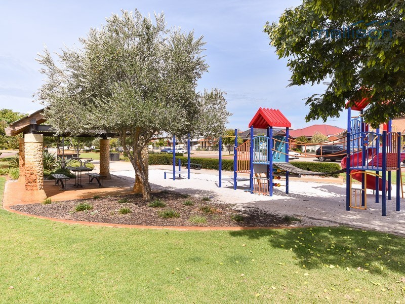 20 Reeves Entrance, Success WA 6164