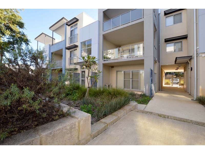 12/6 Ibera Way, Success WA 6164