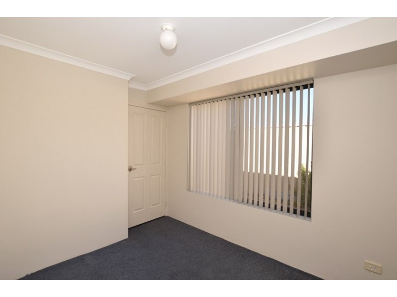 1/38 Pennlake Drive, Spearwood WA 6163