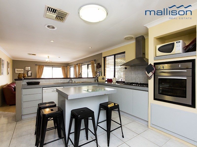 34 Sylvan Crescent, Leeming WA 6149