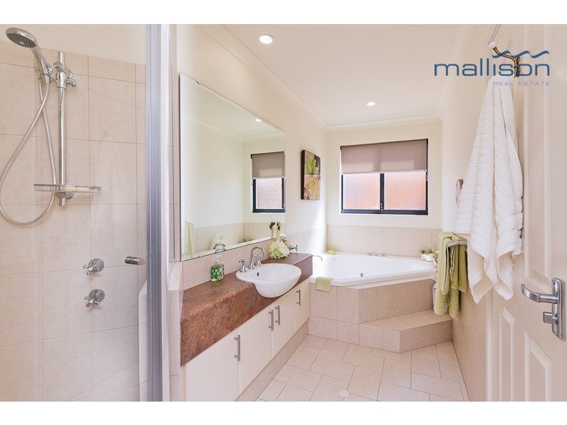 11 St Albans Promenade, Canning Vale WA 6155