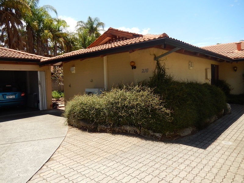 216 Riseley Street, Booragoon WA 6154