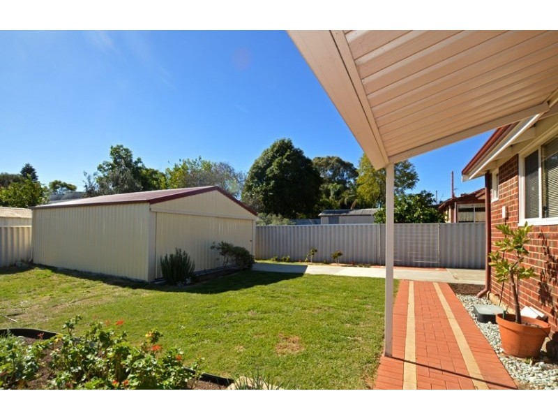 16 Camillo Street, Coolbellup WA 6163