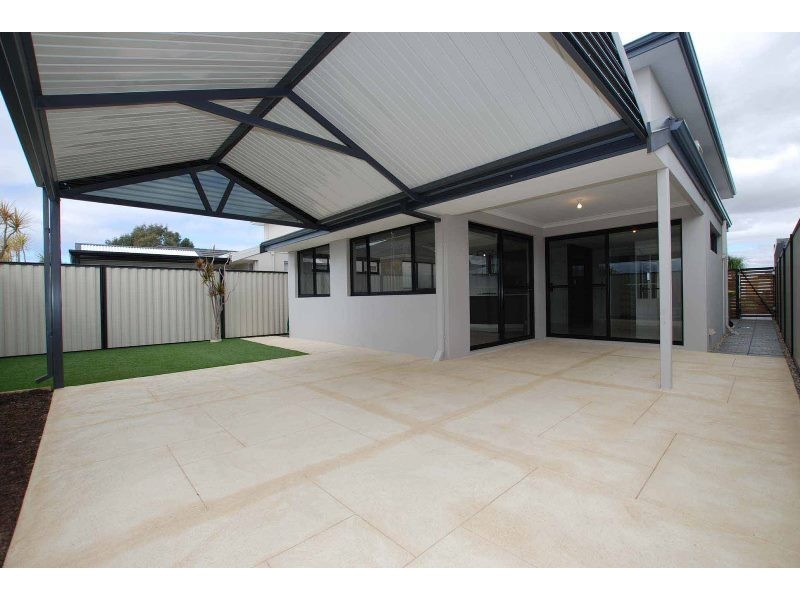 21 Fairlie Road, Canning Vale WA 6155