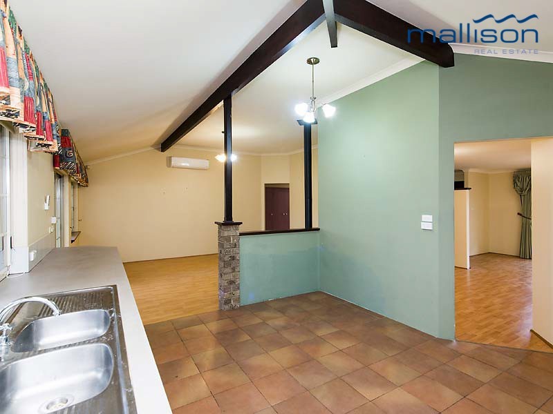 6 Geographe Way, Thornlie WA 6108