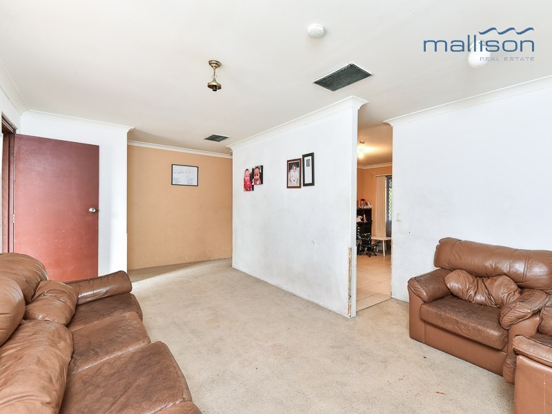 77 Murchison Way, Gosnells WA 6110