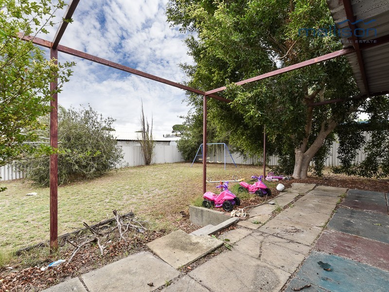 77 Murchison Way, Gosnells WA 6110