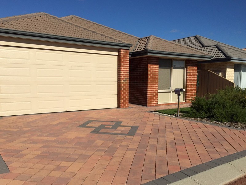 B/10 Amalfi Way, Canning Vale WA 6155