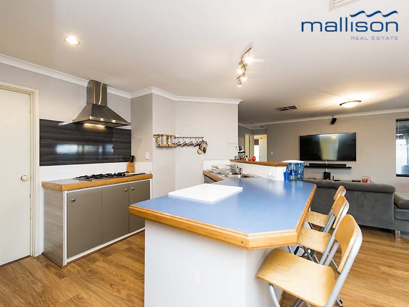 18 Waxflower Bend, Huntingdale WA 6110