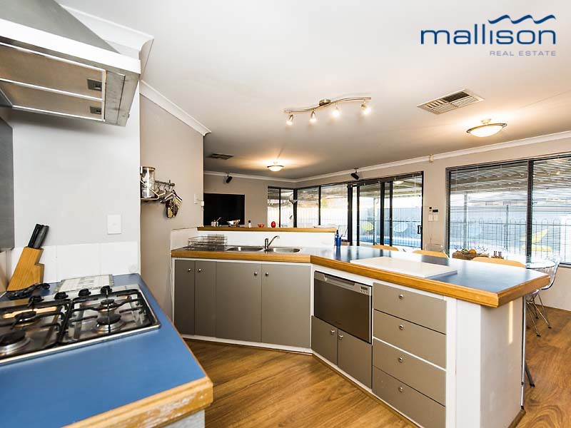 18 Waxflower Bend, Huntingdale WA 6110