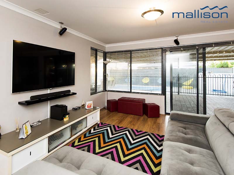 18 Waxflower Bend, Huntingdale WA 6110