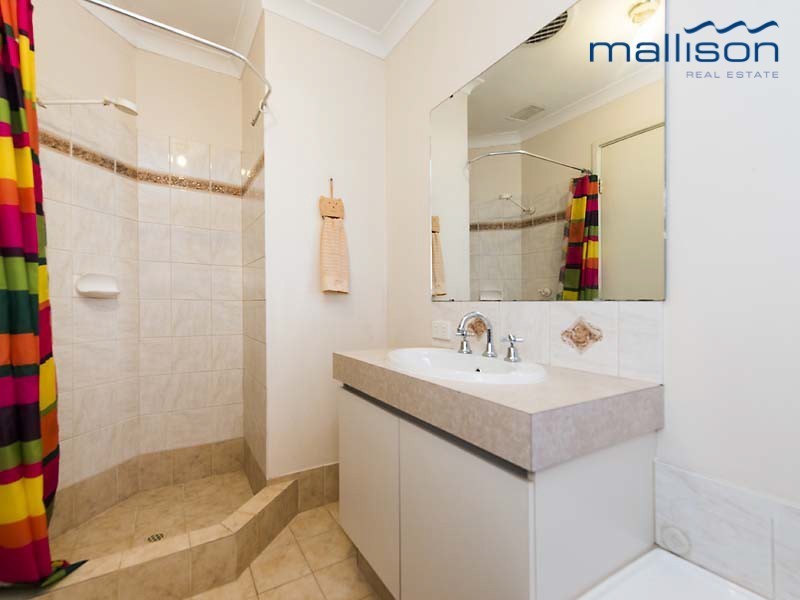 18 Waxflower Bend, Huntingdale WA 6110