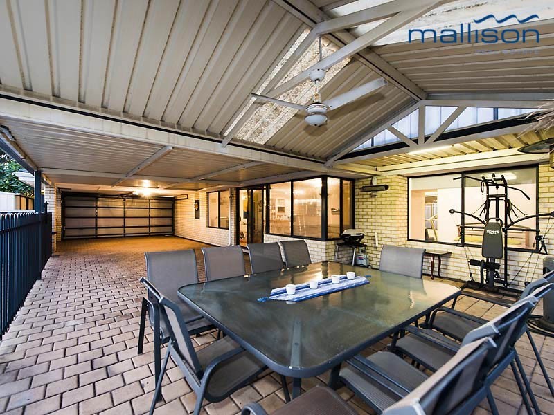 18 Waxflower Bend, Huntingdale WA 6110