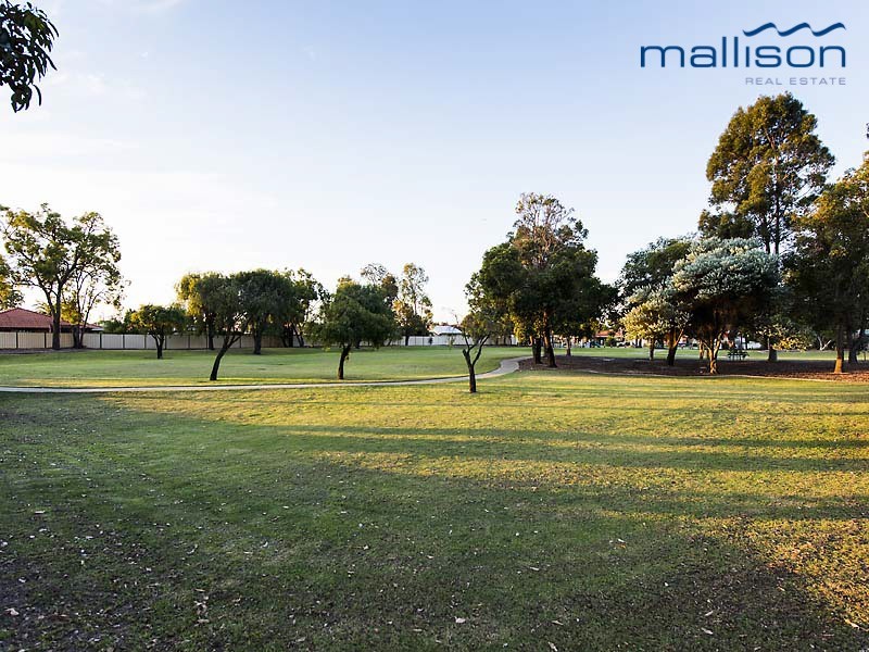 18 Waxflower Bend, Huntingdale WA 6110