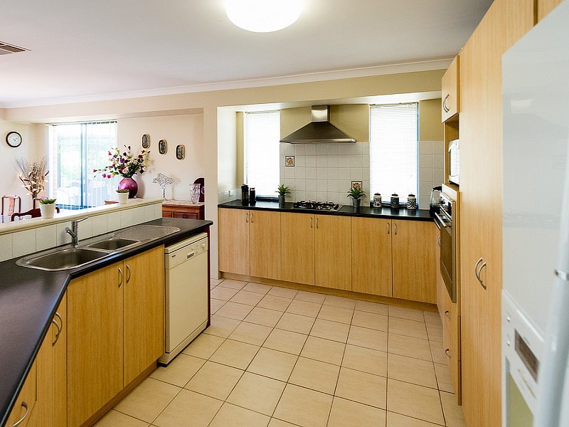 15 Warrego Street, Hammond Park WA 6164