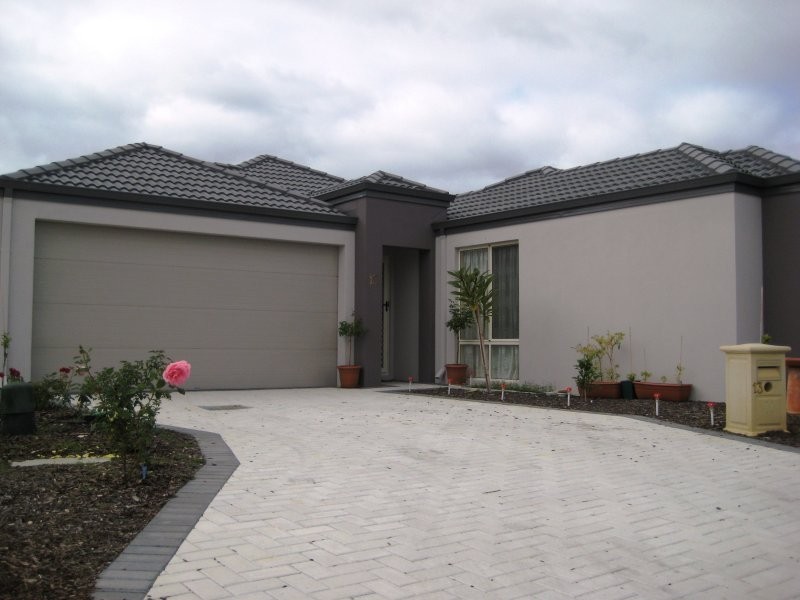 13 Belfast Close, Canning Vale WA 6155