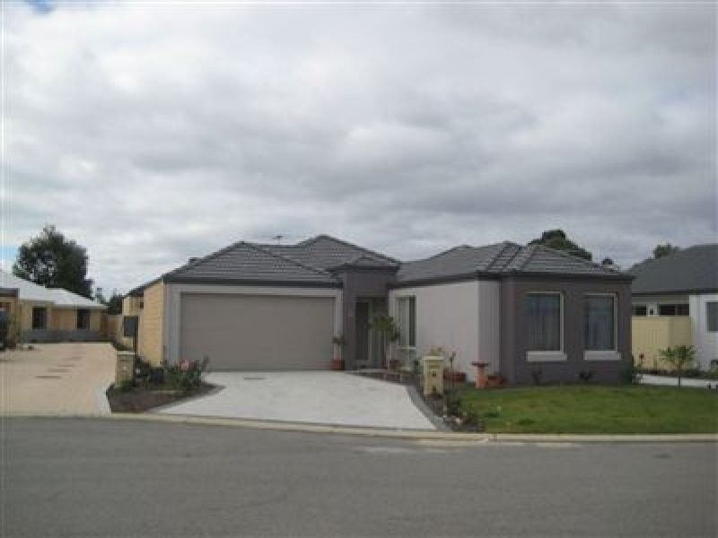 13 Belfast Close, Canning Vale WA 6155