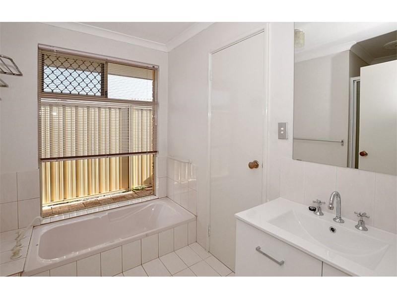 2/7 Greta Place, Thornlie WA 6108