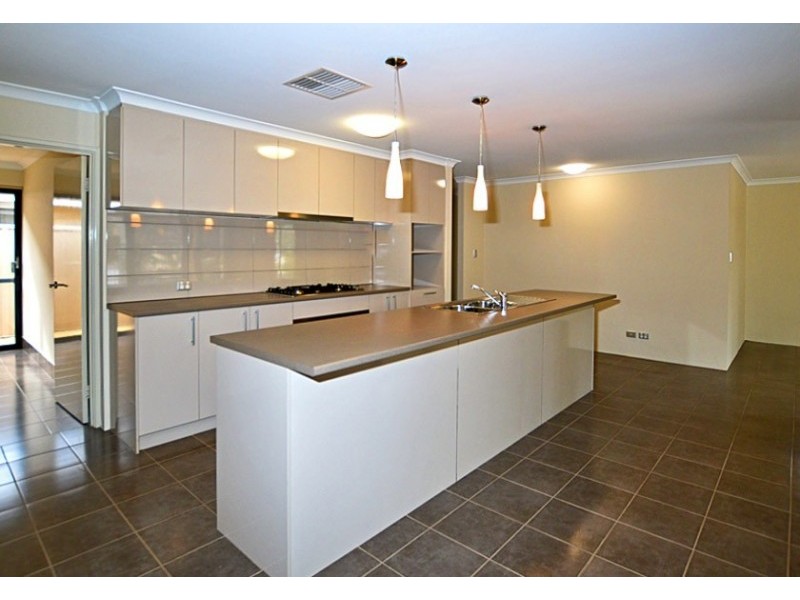 3 Oakleigh Pass, Harrisdale WA 6112
