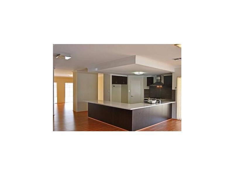 10 Versailles Parkway, Aubin Grove WA 6164