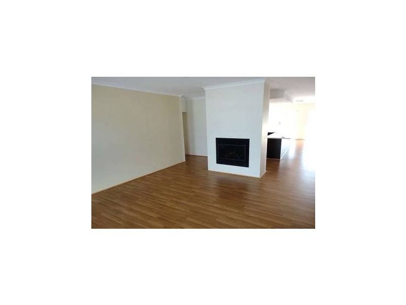 10 Versailles Parkway, Aubin Grove WA 6164