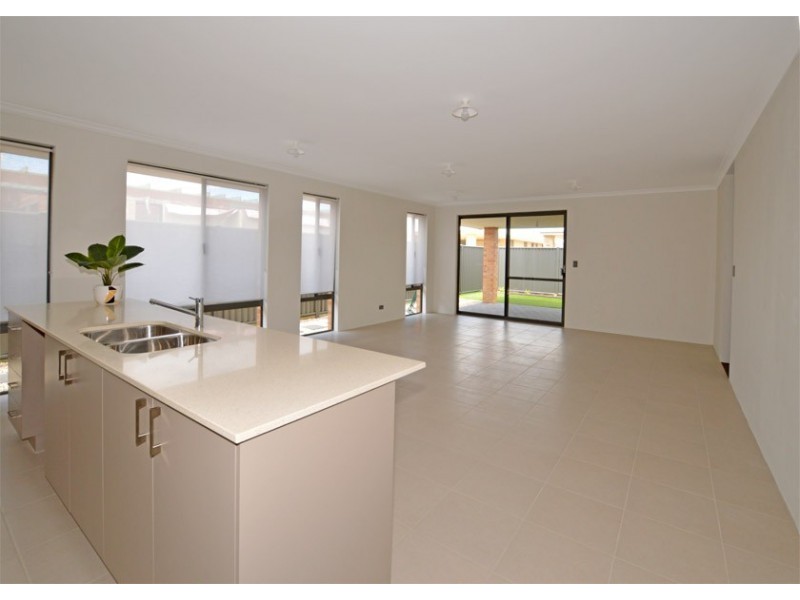 4 Dulcie Lane, Baldivis WA 6171