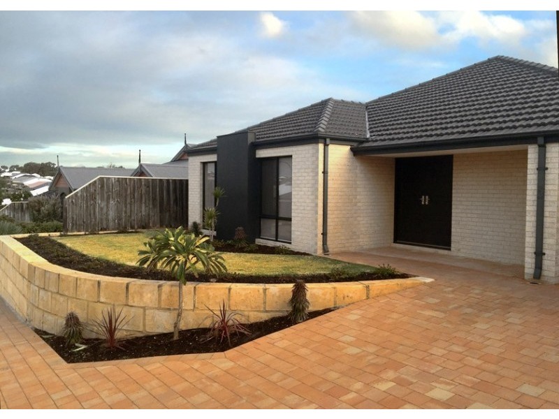 6 Buttercup Parkway, Halls Head WA 6210