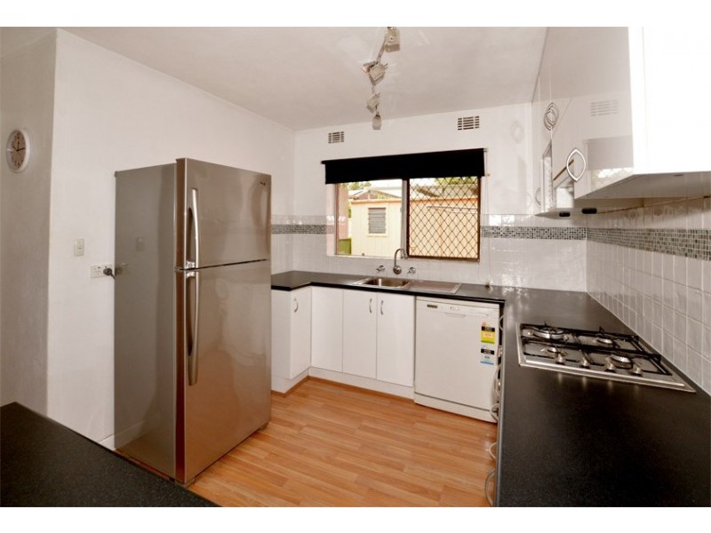 7 Mirreen Court, Karawara WA 6152