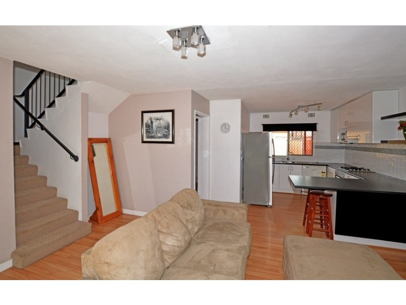 7 Mirreen Court, Karawara WA 6152