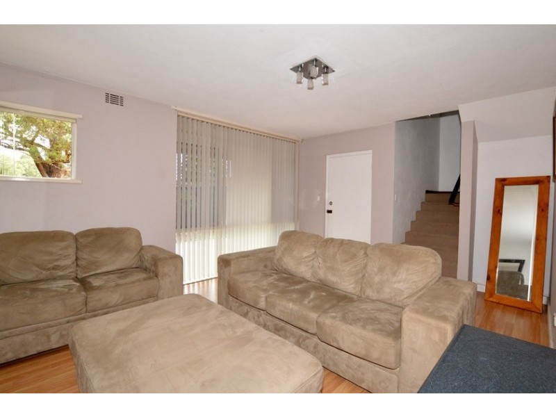 7 Mirreen Court, Karawara WA 6152