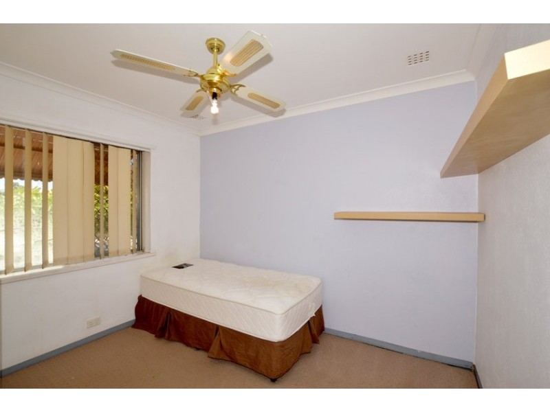 7 Mirreen Court, Karawara WA 6152