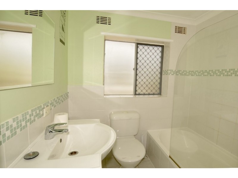 7 Mirreen Court, Karawara WA 6152