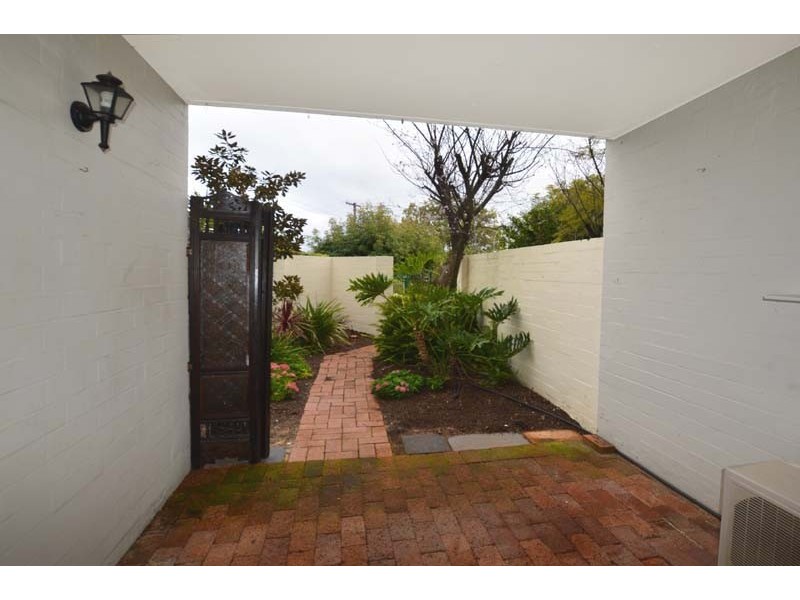 4/22 King George Street, Victoria Park WA 6100