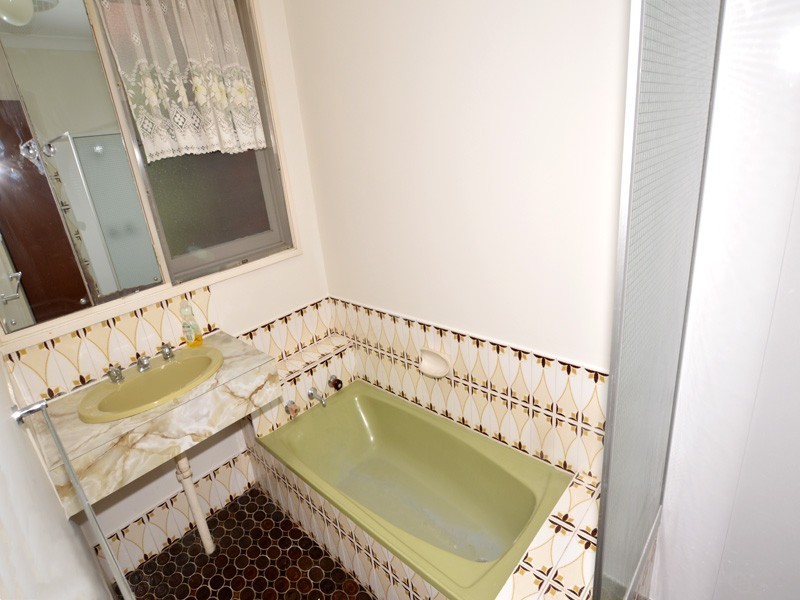 15 Mirrelia Way, Riverton WA 6148