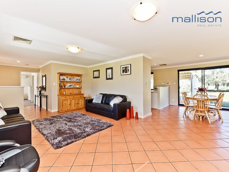 123 Cunningham Drive, Oakford WA 6121