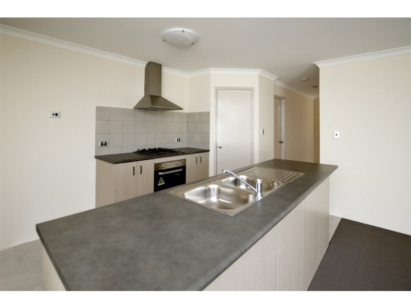 2/9 Hunt Street, Thornlie WA 6108