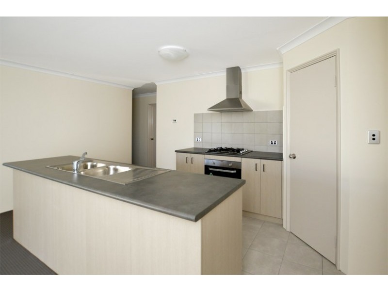 2/9 Hunt Street, Thornlie WA 6108