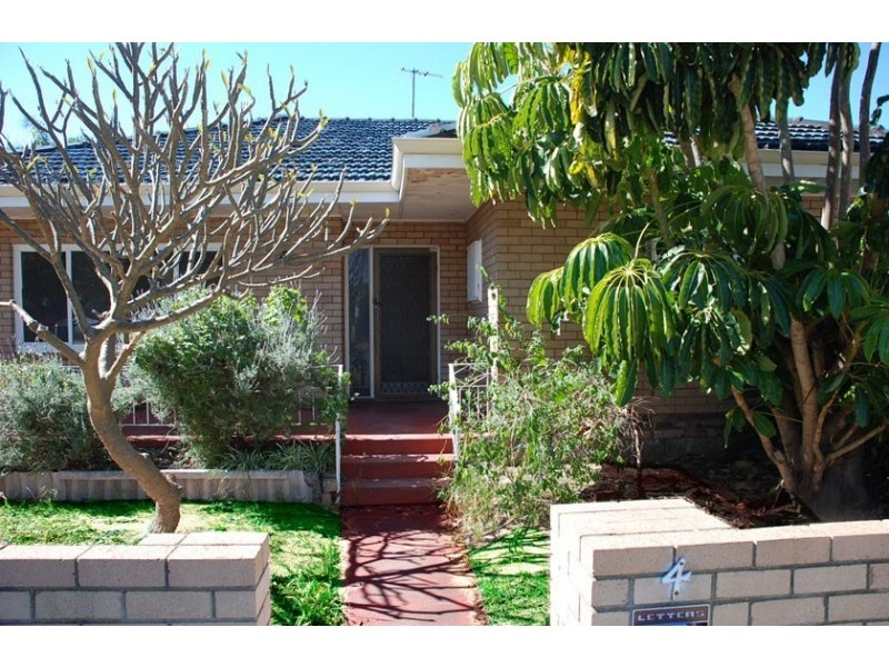 4 Phoenix Road, Spearwood WA 6163