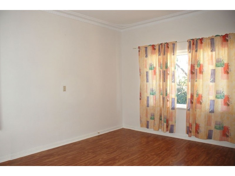 4 Phoenix Road, Spearwood WA 6163