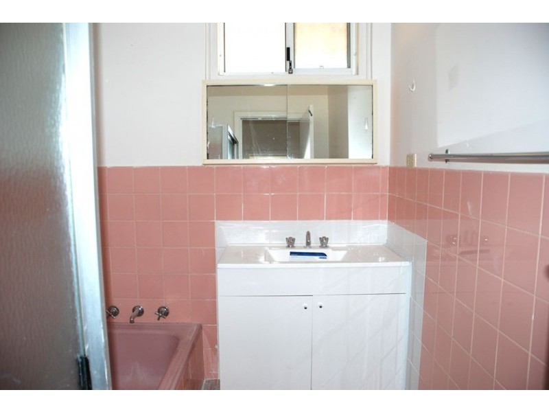 4 Phoenix Road, Spearwood WA 6163