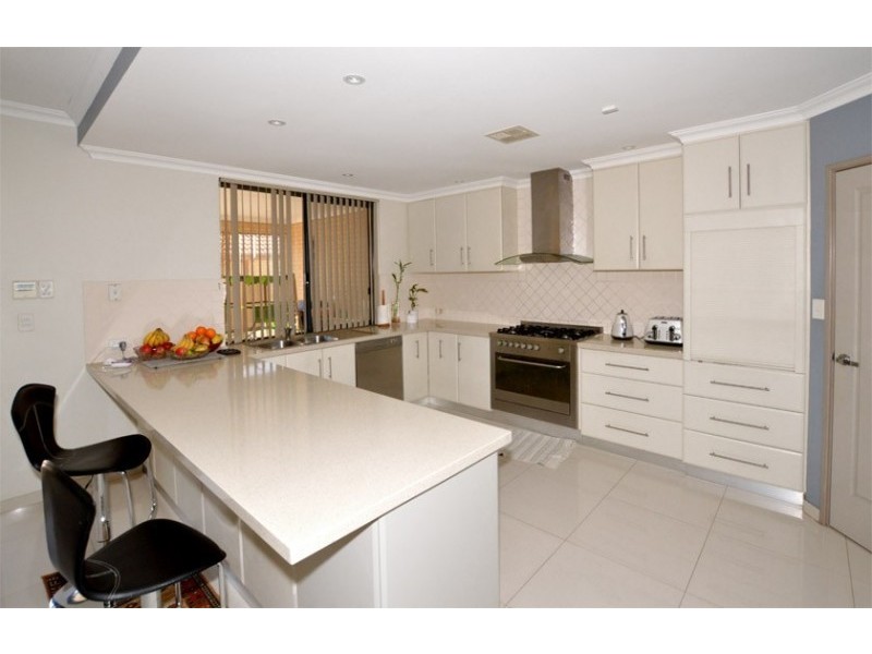 284 Fraser Road North, Canning Vale WA 6155