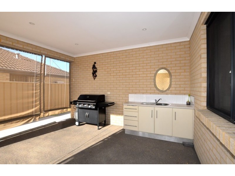 284 Fraser Road North, Canning Vale WA 6155