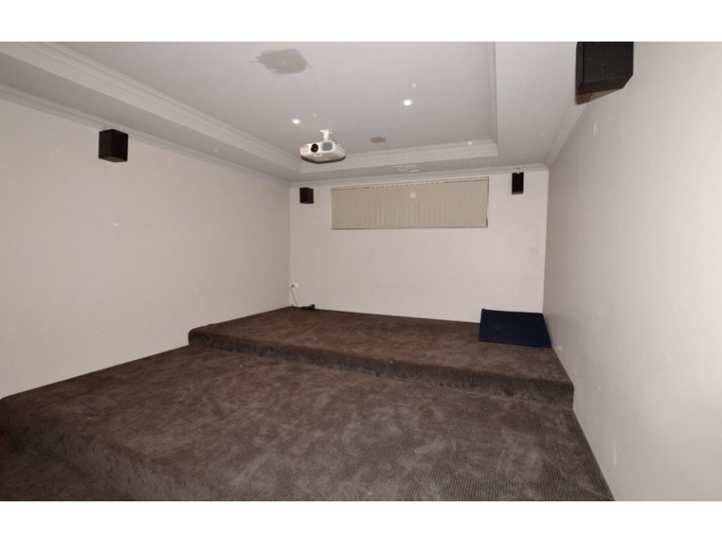 284 Fraser Road North, Canning Vale WA 6155